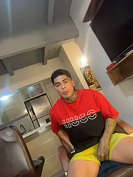 Dominiofit online show from 12-18-25, 01:44