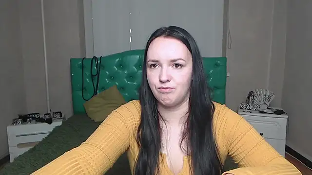 IsabelBlackberry online show from 12-16-24, 06:21