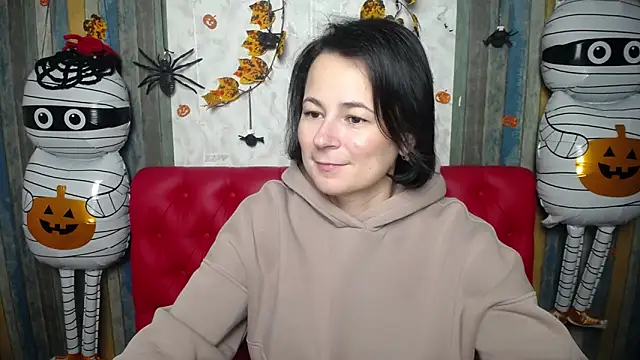 Snapshot of MarieSho chatting on 11-13-25, 06:07 MarieSho online show from 11-13-25, 06:07