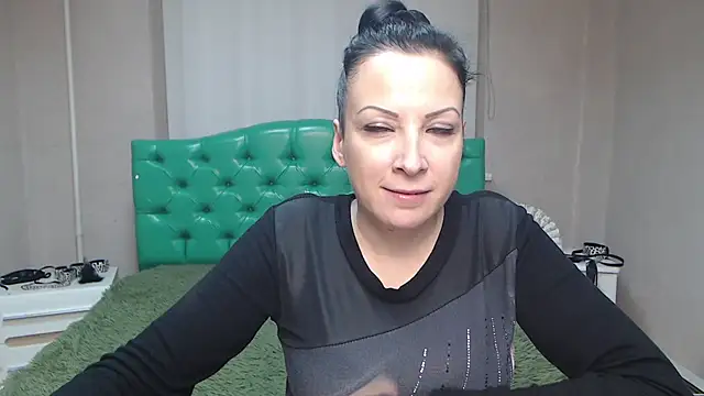 Snapshot of ElizabethSho chatting on 12-08-24, 03:21 ElizabethSho online show from 12-08-24, 03:21