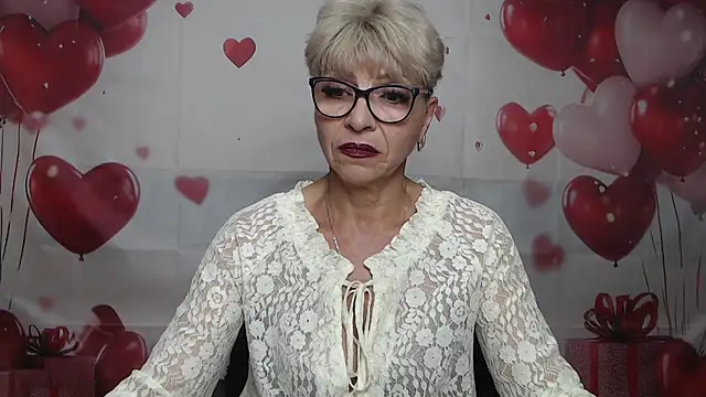 Snapshot of EllaBonito chatting on 05-24-26, 05:45 EllaBonito online show from 05-24-26, 05:45