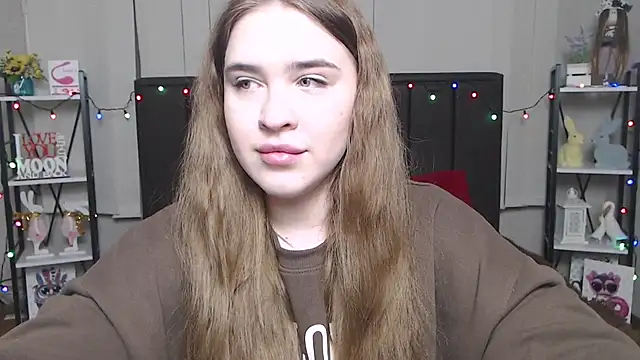 Snapshot of LauraHlot chatting on 01-25-25, 07:49 LauraHlot online show from 01-25-25, 07:49