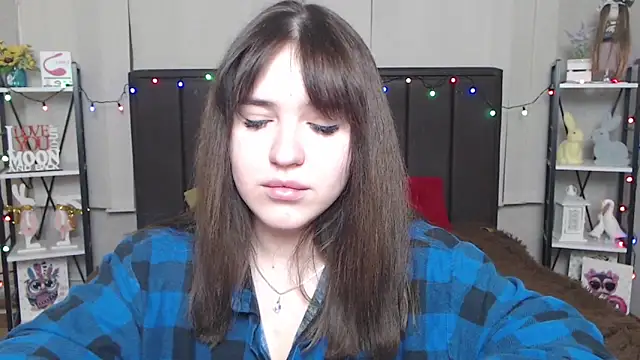 Snapshot of LauraHlot chatting on 02-11-25, 12:49 LauraHlot online show from 02-11-25, 12:49