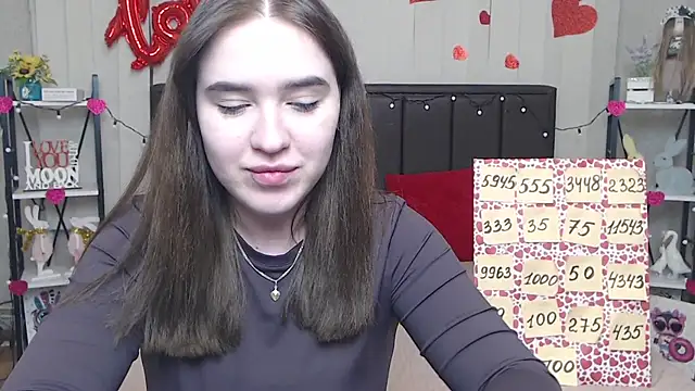 Snapshot of LauraHlot chatting on 03-13-25, 06:34 LauraHlot online show from 03-13-25, 06:34