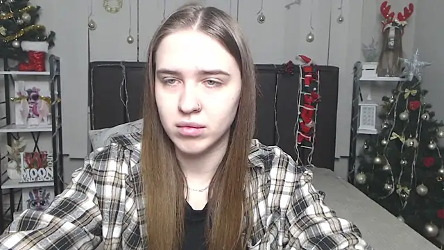 LauraHlot online show from 12-21-25, 06:48