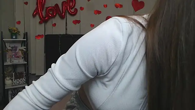 LauraHlot online show from 03-18-26, 06:55