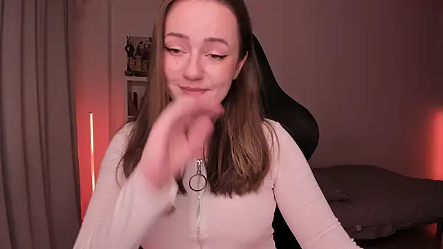 Snapshot of WalkingGirl chatting on 01-28-25, 09:19 WalkingGirl online show from 01-28-25, 09:19