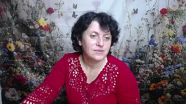 LuciaMii online show from 10-11-25, 05:17
