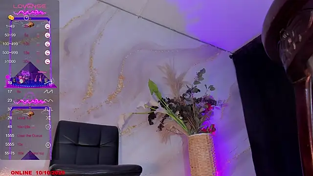 Snapshot of Karla-Ebony chatting on 10-10-25, 02:05 Karla-Ebony online show from 10-10-25, 02:05