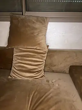 RachaCharmouta online show from 01-11-25, 01:22