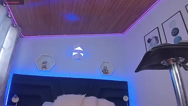 Snapshot of _gia_rose chatting on 02-11-25, 05:29 gia rose online show from 02-11-25, 05:29