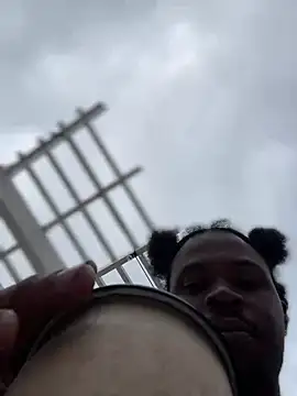 Snapshot of MobyDxck chatting on 12-28-24, 02:32 MobyDxck online show from 12-28-24, 02:32