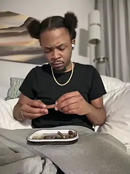 Snapshot of MobyDxck chatting on 01-05-25, 12:09 MobyDxck online show from 01-05-25, 12:09