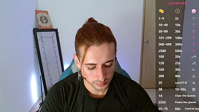 Snapshot of Ares_blue chatting on 02-24-25, 02:04 Ares blue online show from 02-24-25, 02:04