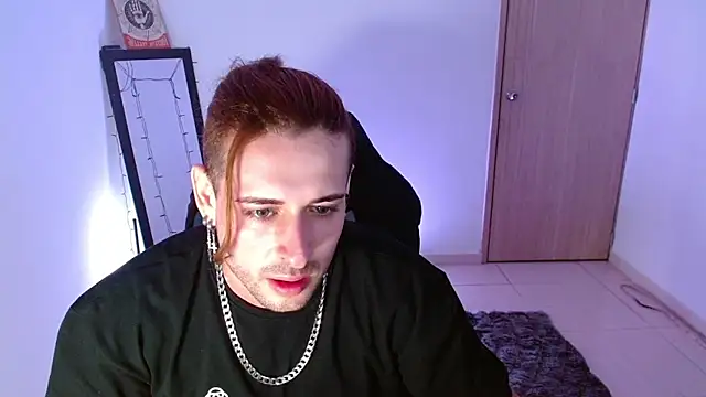 Snapshot of Ares_blue chatting on 02-25-25, 12:13 Ares blue online show from 02-25-25, 12:13