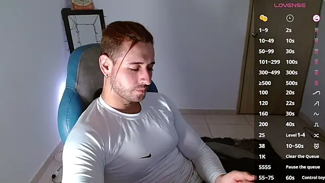 Snapshot of Ares_blue chatting on 02-27-25, 11:31 Ares blue online show from 02-27-25, 11:31