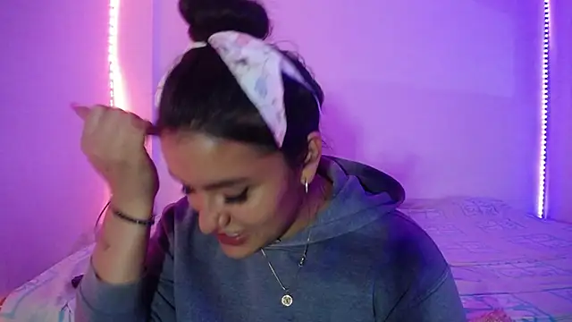 Snapshot of Laurenkenner_ chatting on 03-22-25, 07:09 Laurenkenner  online show from 03-22-25, 07:09