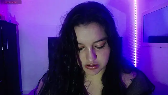 Snapshot of Laurenkenner_ chatting on 10-11-25, 08:07 Laurenkenner  online show from 10-11-25, 08:07