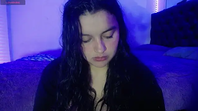 Snapshot of Laurenkenner_ chatting on 10-18-25, 07:14 Laurenkenner  online show from 10-18-25, 07:14