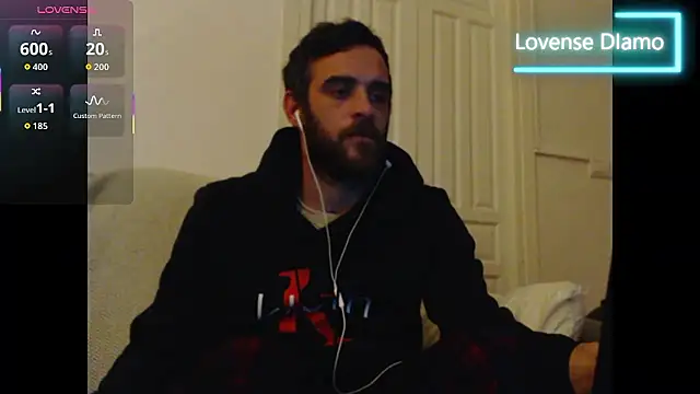 Snapshot of _NakedChef_ chatting on 01-16-26, 11:20 NakedChef online show from 01-16-26, 11:20