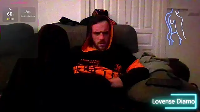 Snapshot of _NakedChef_ chatting on 03-06-26, 10:28 NakedChef online show from 03-06-26, 10:28