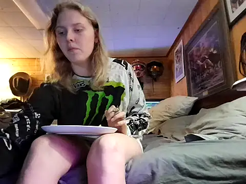 Ryan and Aurora online show from 04-17-26, 10:35