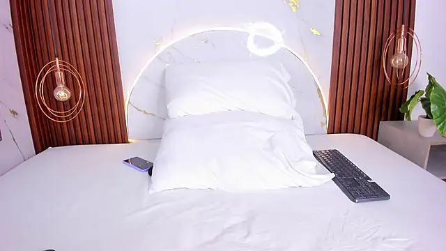 Snapshot of miamiller69 chatting on 11-08-25, 04:45 miamiller69 online show from 11-08-25, 04:45