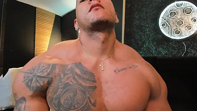 Snapshot of MassimoWalton2 chatting on 12-22-24, 01:01 MassimoWalton2 online show from 12-22-24, 01:01