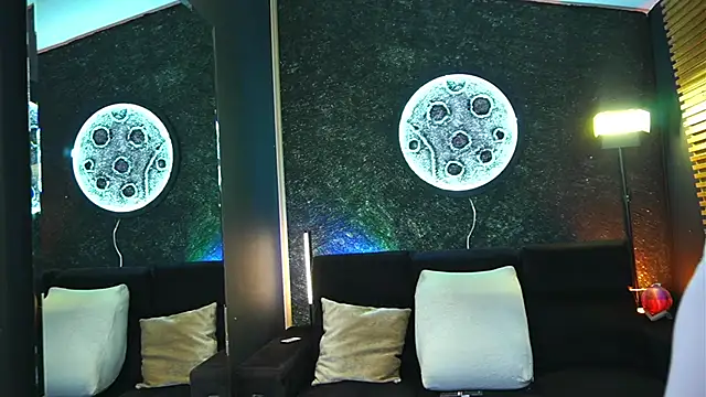 Snapshot of MassimoWalton2 chatting on 03-09-25, 12:53 MassimoWalton2 online show from 03-09-25, 12:53