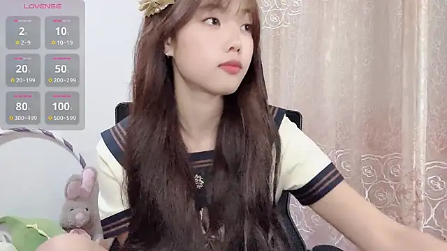 Snapshot of Lvy--v chatting on 11-17-25, 09:31 Lvy--v online show from 11-17-25, 09:31