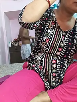 Snapshot of MUMTAJ-1 chatting on 05-25-26, 01:33 MUMTAJ-1 online show from 05-25-26, 01:33