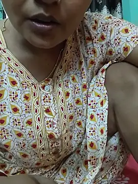 Snapshot of MUMTAJ-1 chatting on 06-25-26, 12:43 MUMTAJ-1 online show from 06-25-26, 12:43