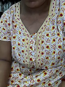 Snapshot of MUMTAJ-1 chatting on 07-13-26, 04:43 MUMTAJ-1 online show from 07-13-26, 04:43