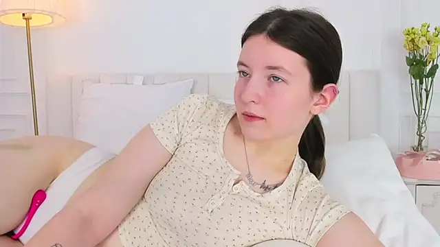 MoonAngelic online show from 03-08-25, 05:59