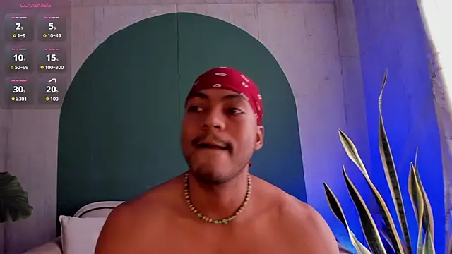 Snapshot of noah_jones__ chatting on 11-28-25, 05:26 noah jones online show from 11-28-25, 05:26