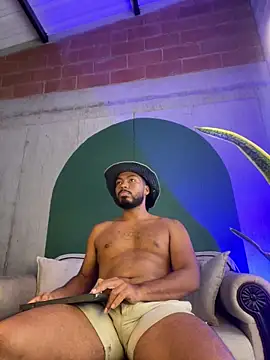 noah jones   online show from 02-01-26, 04:27