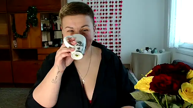 Annet1912 online show from 02-06-25, 09:22