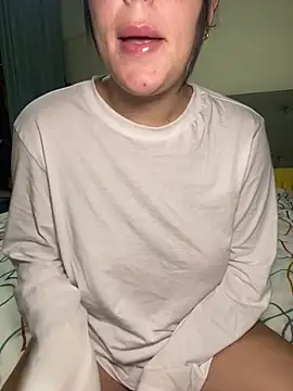 Snapshot of lilylush24 chatting on 03-23-25, 05:21 lilylush24 online show from 03-23-25, 05:21