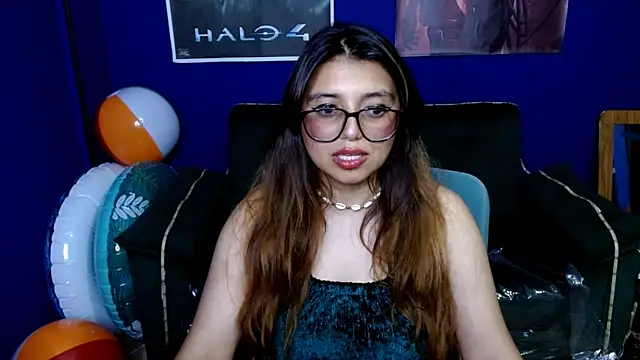 Snapshot of X_CHERRY_XX chatting on 12-04-24, 10:51 X CHERRY XX online show from 12-04-24, 10:51
