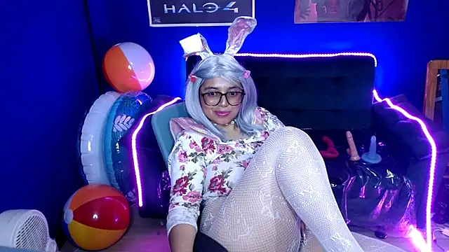 Snapshot of X_CHERRY_XX chatting on 12-11-24, 12:33 X CHERRY XX online show from 12-11-24, 12:33