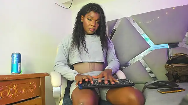 Snapshot of Arii_xxx chatting on 01-25-25, 09:25 Arii xxx online show from 01-25-25, 09:25