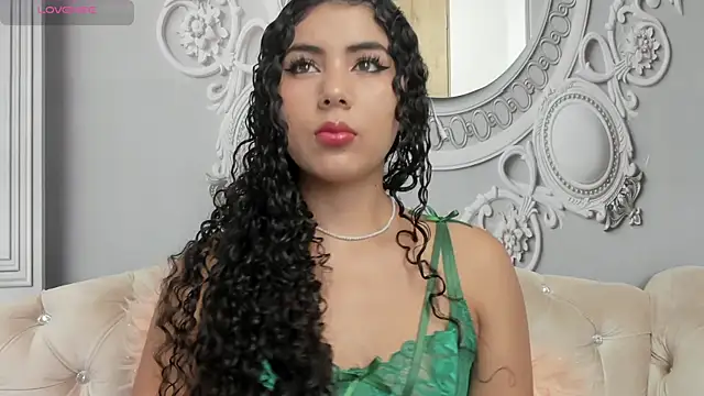 Snapshot of joselyn_sexy_ chatting on 02-15-25, 06:33 joselyn sexy online show from 02-15-25, 06:33