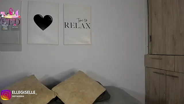 ElleGisellee online show from 06-26-26, 03:00