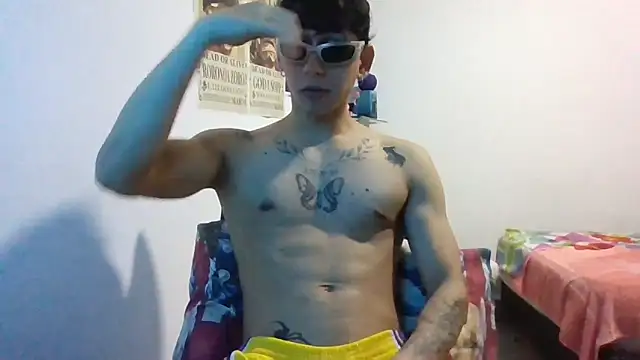 Snapshot of Dillom420 chatting on 01-22-25, 05:26 Dillom420 online show from 01-22-25, 05:26