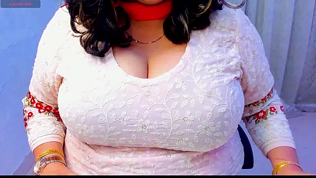 Gulabi Queen online show from 12-19-25, 06:15