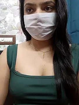 Snapshot of Myloveurvi chatting on 10-11-25, 11:31 Myloveurvi online show from 10-11-25, 11:31