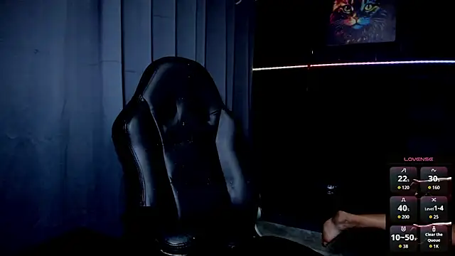 Snapshot of ZhoeStrong chatting on 11-15-25, 10:37 ZhoeStrong online show from 11-15-25, 10:37