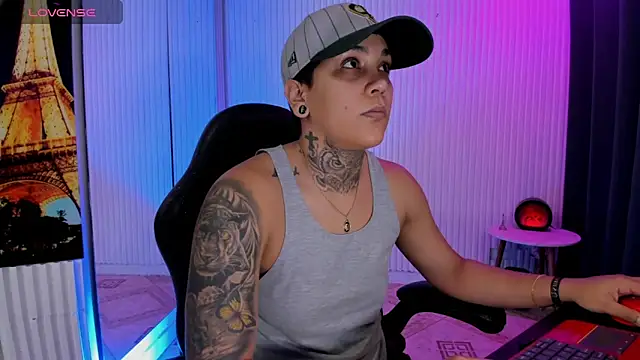 ZhoeStrong online show from 04-21-26, 02:12