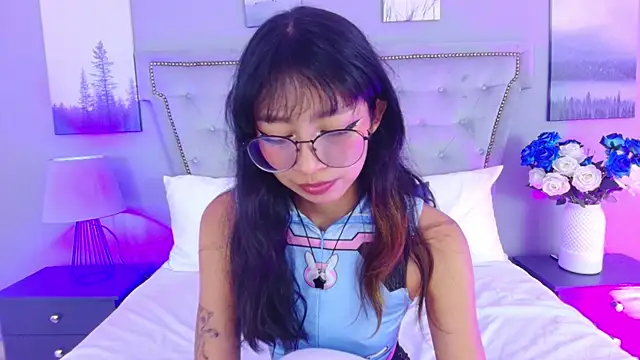 Snapshot of Yommi_Winx chatting on 09-14-25, 12:32 Yommi Winx online show from 09-14-25, 12:32