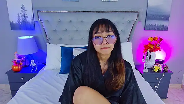 Snapshot of Yommi_Winx chatting on 10-22-25, 09:58 Yommi Winx online show from 10-22-25, 09:58